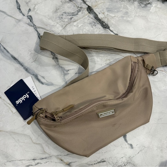 The Foldie Black Nylon Belt Bag Crossbody Fanny Pack Adjustable Travel Everyday - Picture 2 of 8